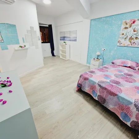 Σπίτι διακοπών 301, 2 Bedrooms, Near Playa De Americas & Free Wifi