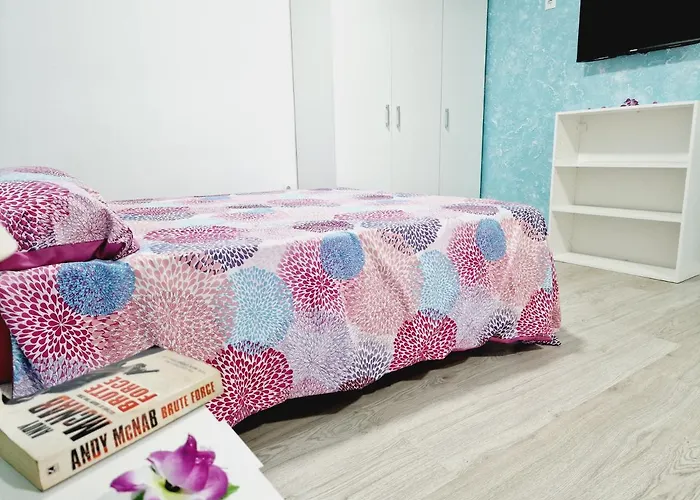 301, 2 Bedrooms, Near Playa De Americas & Free Wifi Semesterbostad