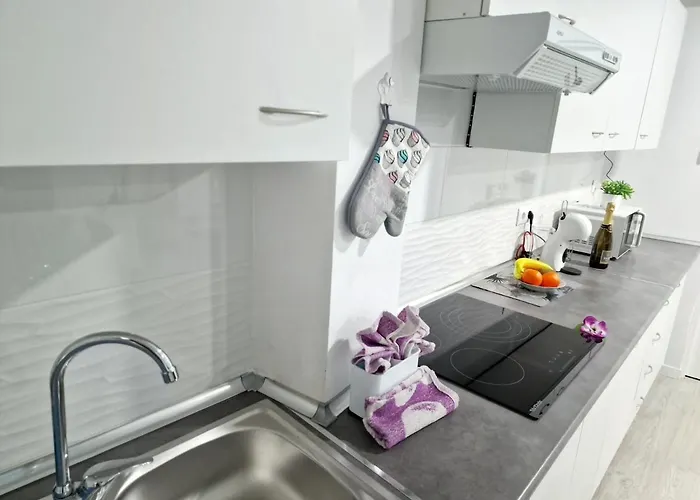 Semesterbostad 301, 2 Bedrooms, Near Playa De Americas & Free Wifi *