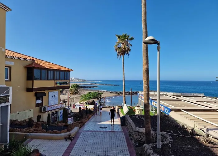 301, 2 Bedrooms, Near Playa De Americas & Free Wifi Semesterbostad