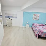 Dom wakacyjny 301, 2 Bedrooms, Near Playa De Americas & Free Wifi *