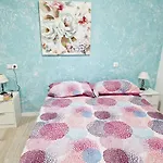301, 2 Bedrooms, Near Playa De Americas & Free Wifi Dom wakacyjny