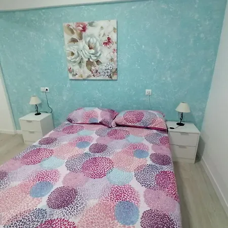 301, 2 Bedrooms, Near Playa De Americas & Free Wifi Holiday home *