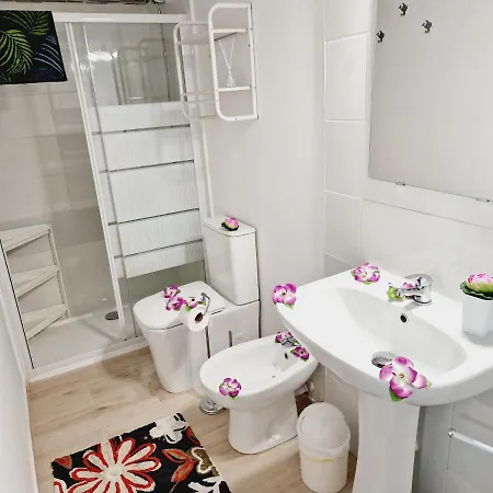 301, 2 Bedrooms, Near Playa De Americas & Free Wifi Плая-де-лас-Америкас
