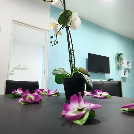 301, 2 Bedrooms, Near Playa De Americas & Free Wifi Holiday home