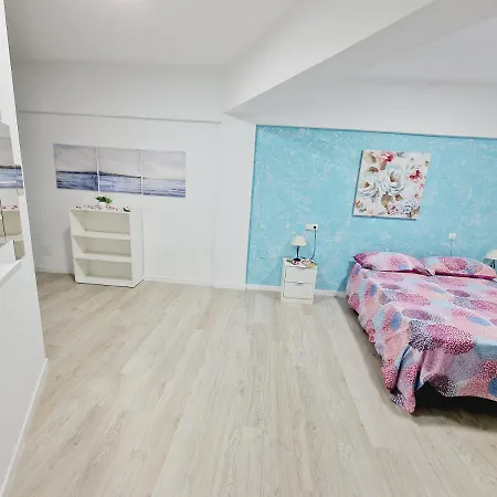 Holiday home 301, 2 Bedrooms, Near Playa De Americas & Free Wifi *