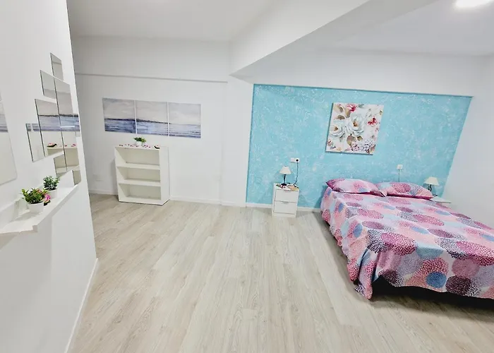 Casa vacanze 301, 2 Bedrooms, Near Playa De Americas & Free Wifi *