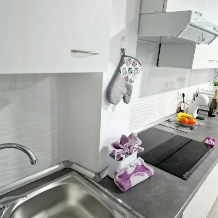 Ferienhaus 301, 2 Bedrooms, Near Playa De Americas & Free Wifi *